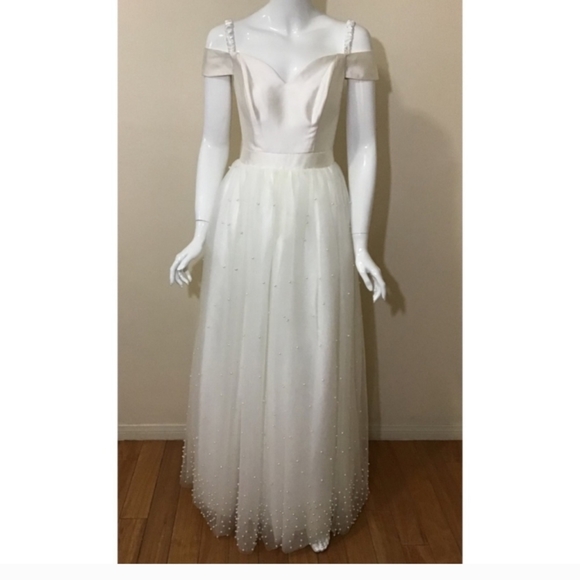 Juniors' Imitation-Pearl-Embellished Gown size 5/6 - Picture 4 of 7